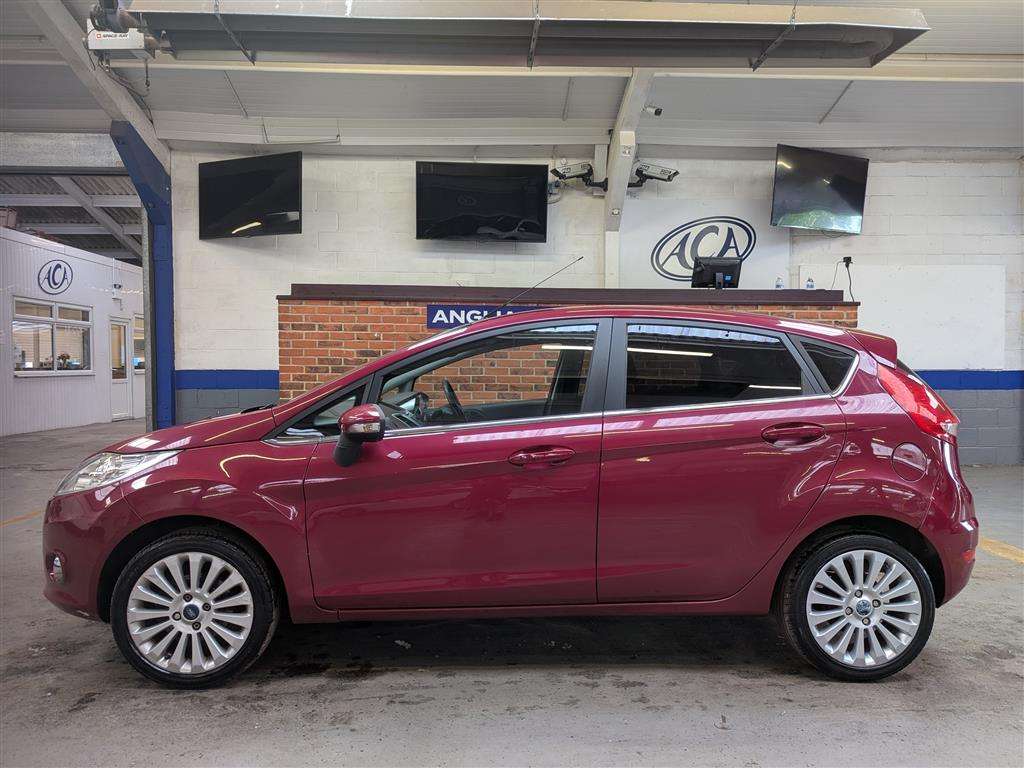 <p>2009 FORD FIESTA TITANIUM 96</p>