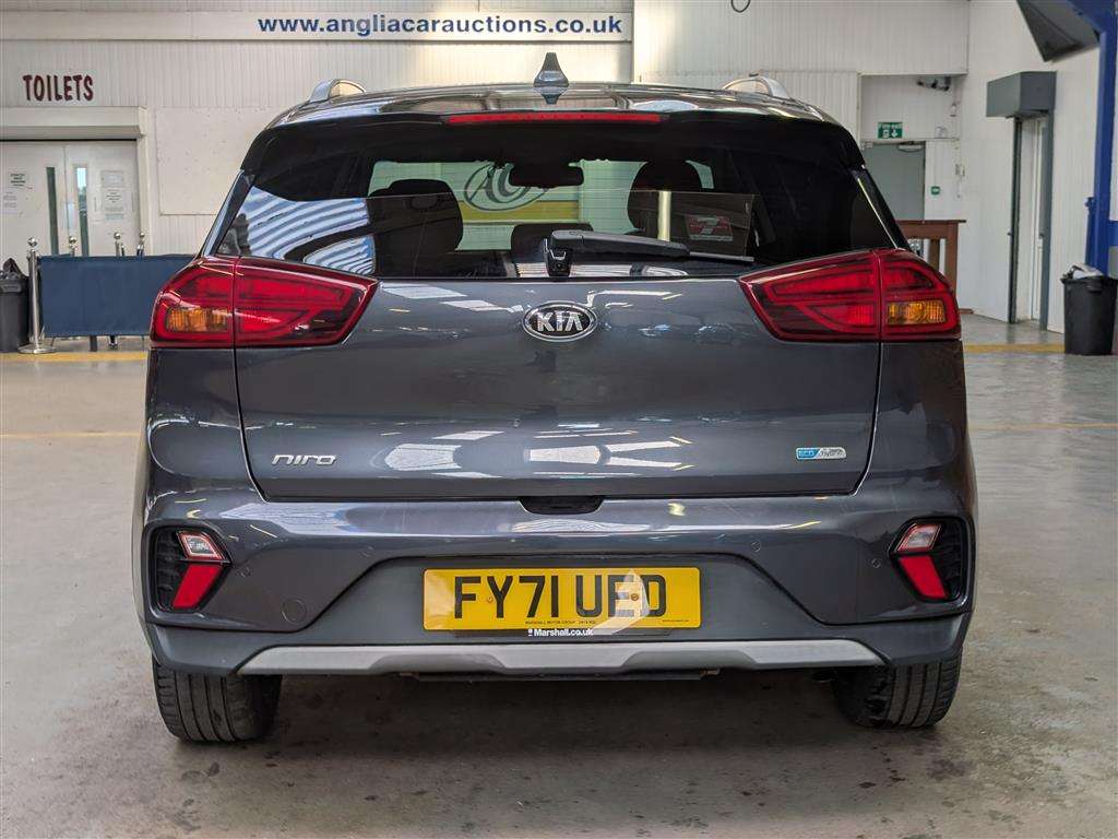 <p>2021 KIA NIRO 3 HEV S-A</p>