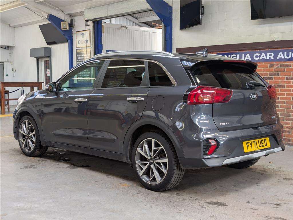 <p>2021 KIA NIRO 3 HEV S-A</p>