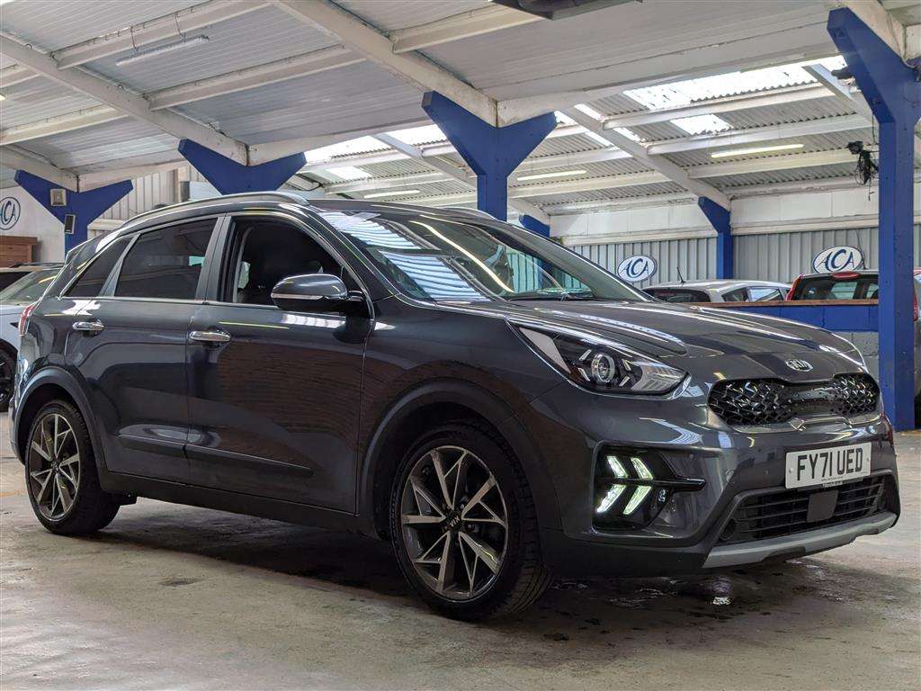 <p>2021 KIA NIRO 3 HEV S-A</p>