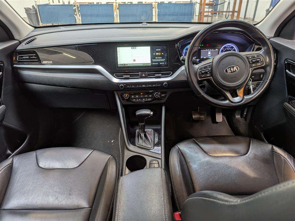 <p>2021 KIA NIRO 3 HEV S-A</p>