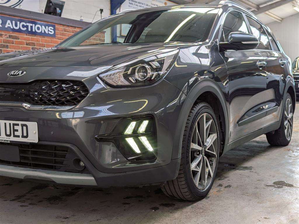 <p>2021 KIA NIRO 3 HEV S-A</p>