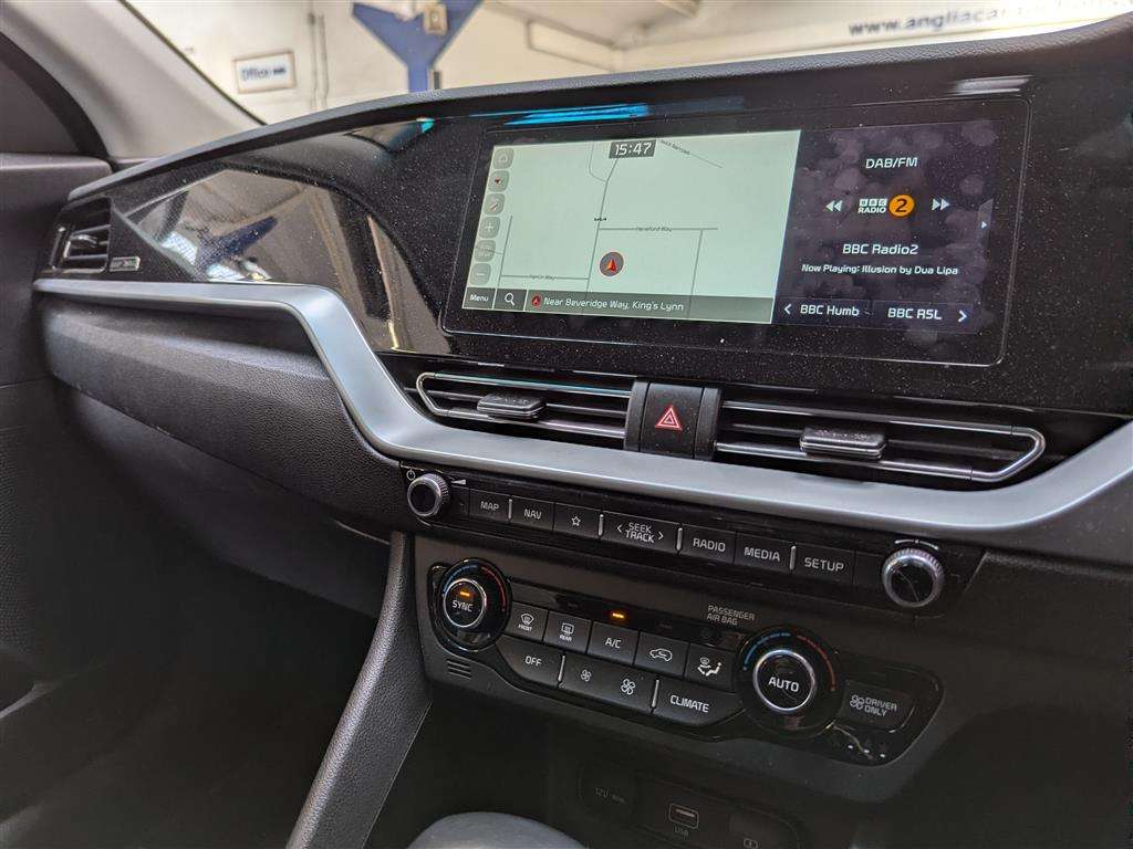 <p>2021 KIA NIRO 3 HEV S-A</p>
