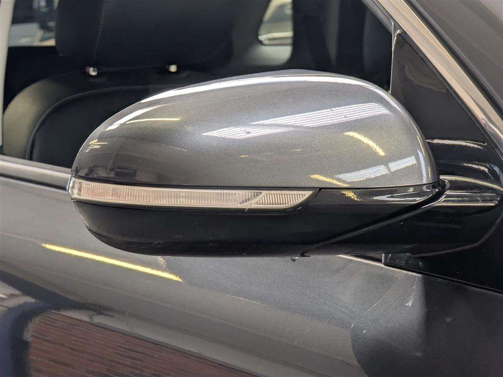 <p>2021 KIA NIRO 3 HEV S-A</p>