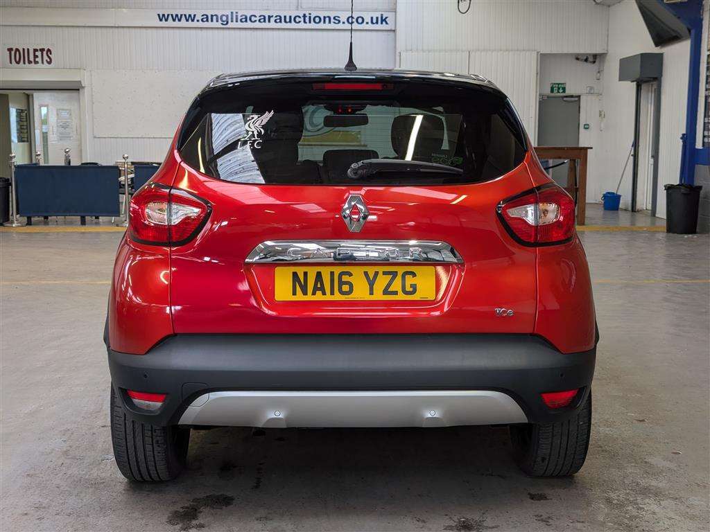 <p>2016 RENAULT CAPTUR SIGNATURE NAV TCE</p>