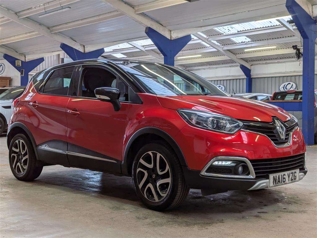 <p>2016 RENAULT CAPTUR SIGNATURE NAV TCE</p>