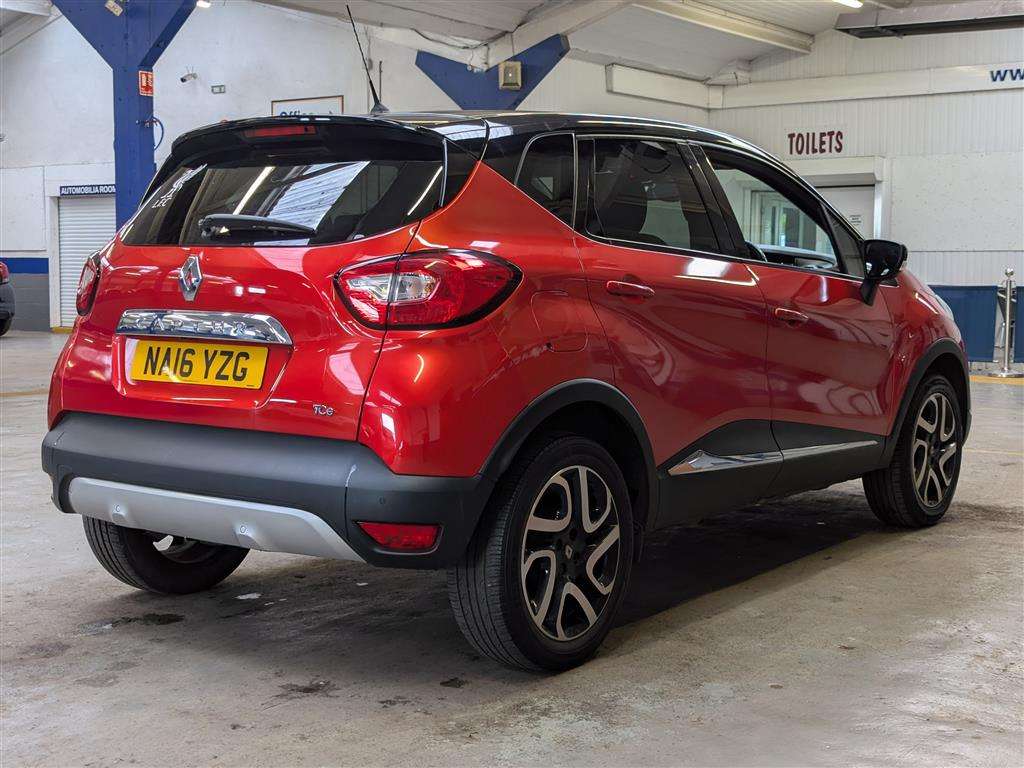 <p>2016 RENAULT CAPTUR SIGNATURE NAV TCE</p>
