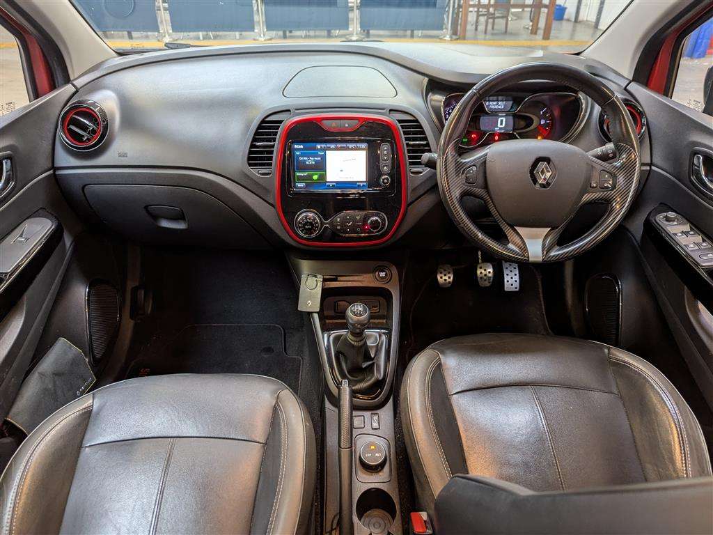 <p>2016 RENAULT CAPTUR SIGNATURE NAV TCE</p>