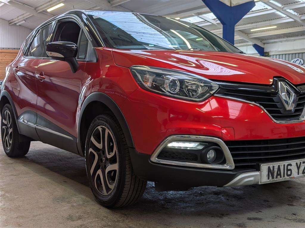 <p>2016 RENAULT CAPTUR SIGNATURE NAV TCE</p>
