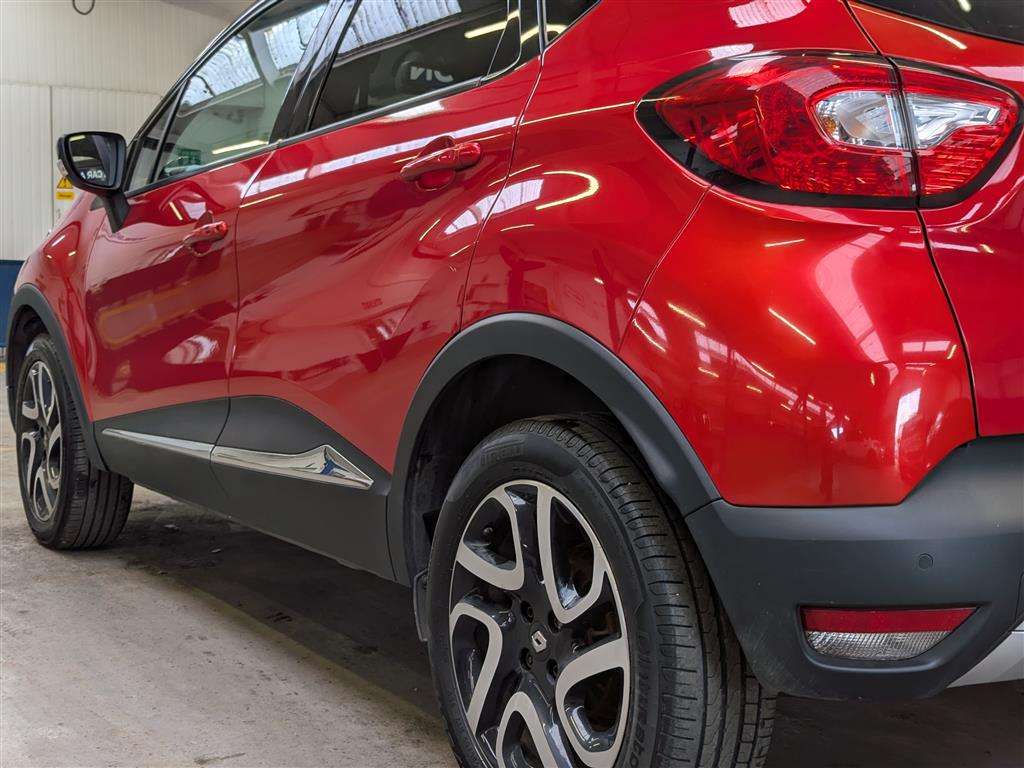<p>2016 RENAULT CAPTUR SIGNATURE NAV TCE</p>