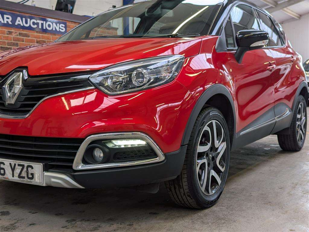 <p>2016 RENAULT CAPTUR SIGNATURE NAV TCE</p>