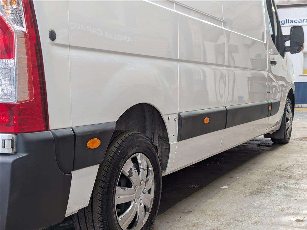<p>2022 RENAULT MASTER LM35 BUSINESS+ BLU</p>