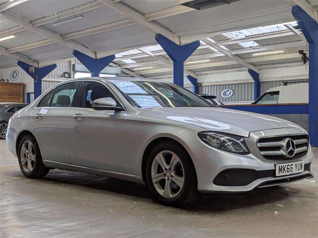 <p>2016 MERCEDES-BENZ E 220 D SE AUTO</p>