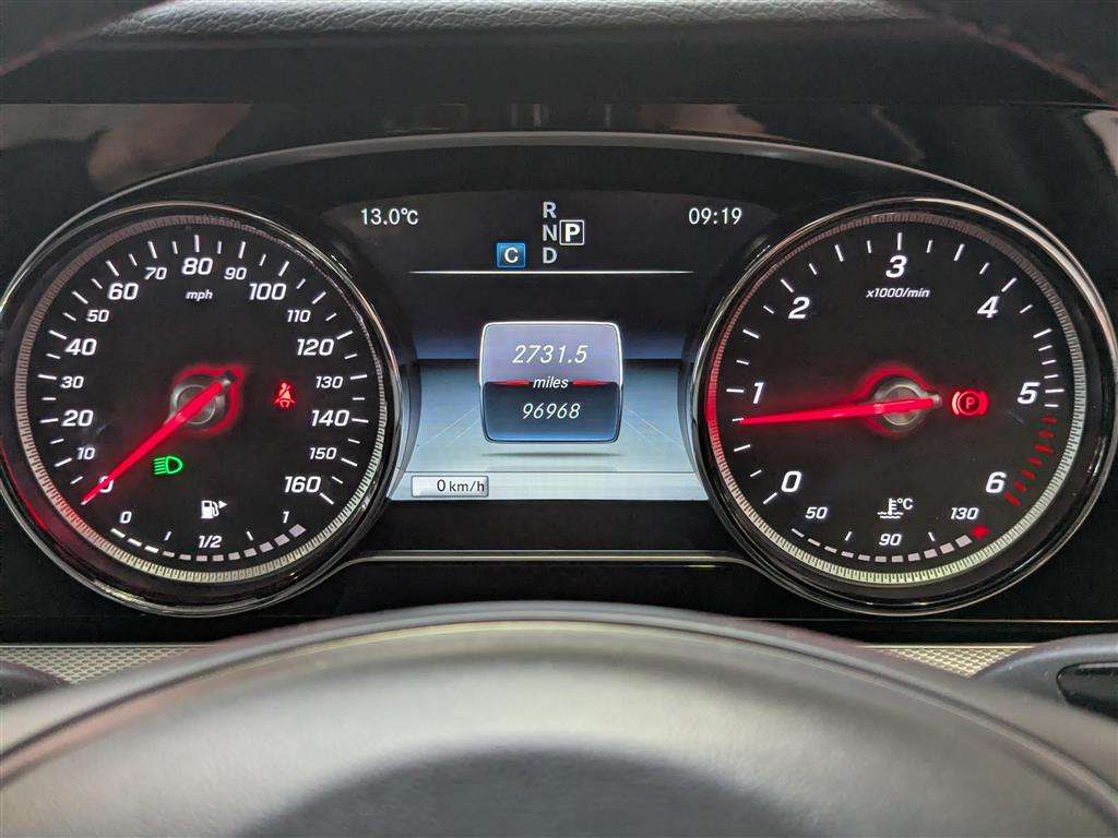 <p>2016 MERCEDES-BENZ E 220 D SE AUTO</p>