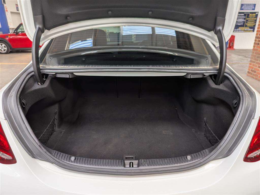 <p>2014 MERCEDES-BENZ C220 AMG LINE BLUETEC AUT</p>
