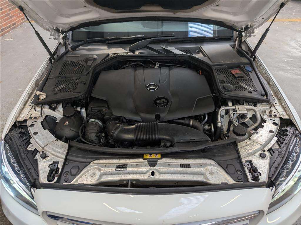 <p>2014 MERCEDES-BENZ C220 AMG LINE BLUETEC AUT</p>