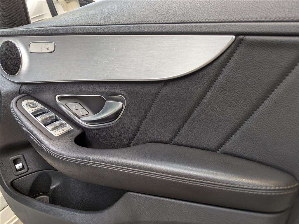 <p>2014 MERCEDES-BENZ C220 AMG LINE BLUETEC AUT</p>