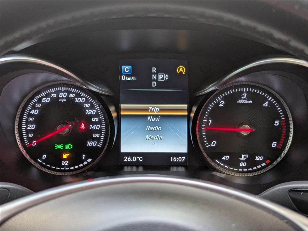 <p>2014 MERCEDES-BENZ C220 AMG LINE BLUETEC AUT</p>