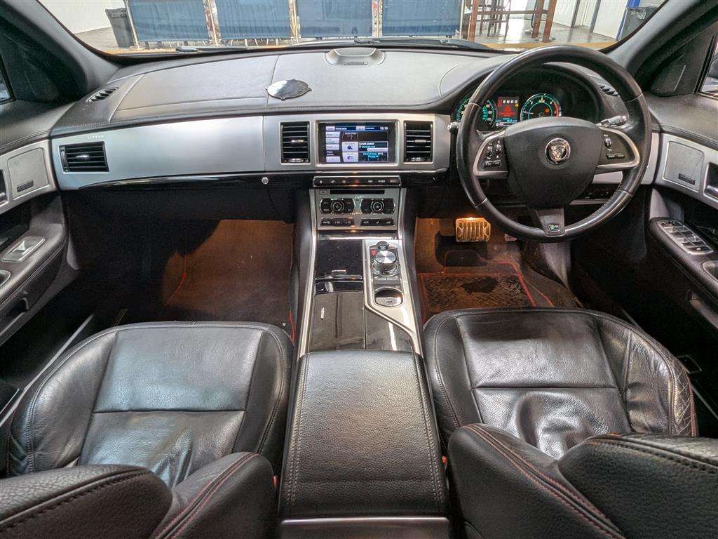 <p>2015 JAGUAR XF R-SPORT BLACK D AUTO</p>