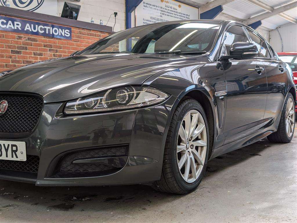<p>2015 JAGUAR XF R-SPORT BLACK D AUTO</p>