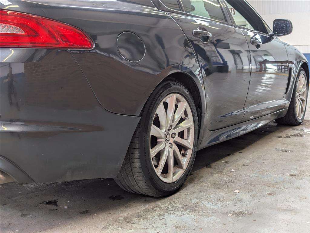 <p>2015 JAGUAR XF R-SPORT BLACK D AUTO</p>