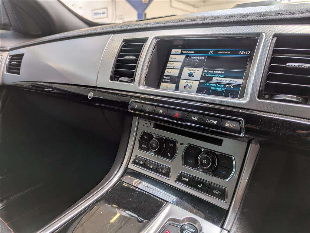 <p>2015 JAGUAR XF R-SPORT BLACK D AUTO</p>