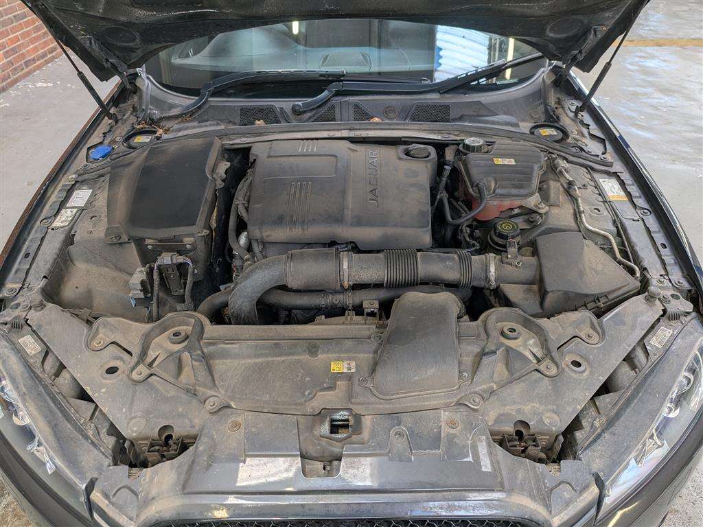 <p>2015 JAGUAR XF R-SPORT BLACK D AUTO</p>