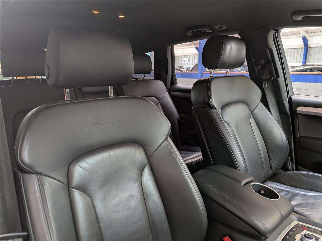 <p>2013 AUDI Q7 S LINE + TDI QUATTRO A</p>