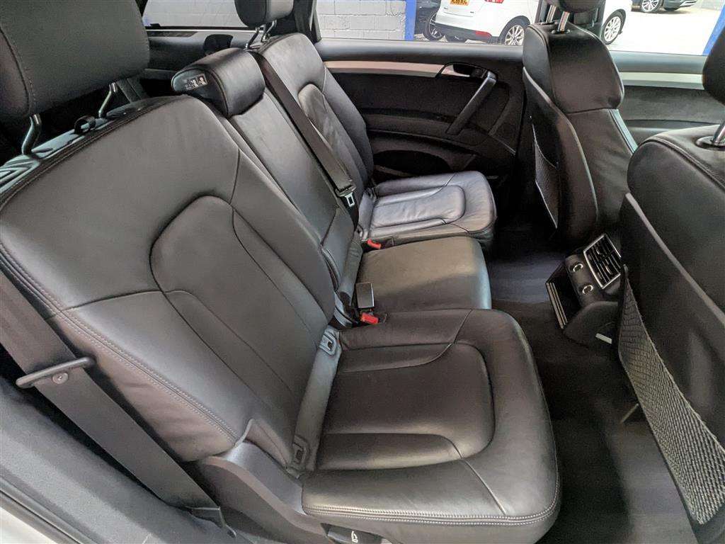 <p>2013 AUDI Q7 S LINE + TDI QUATTRO A</p>