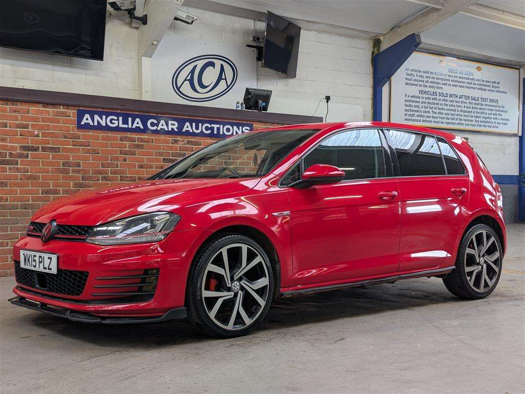 <p>2015 VOLKSWAGEN GOLF MATCH TDI BMT</p>