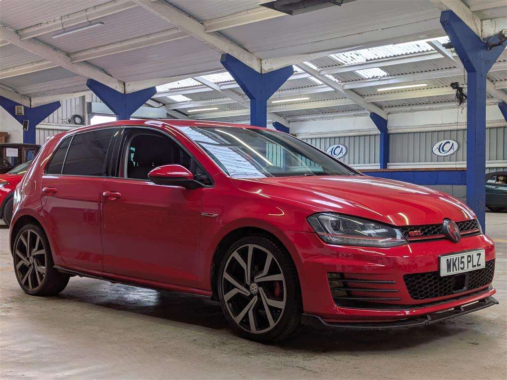 <p>2015 VOLKSWAGEN GOLF MATCH TDI BMT</p>