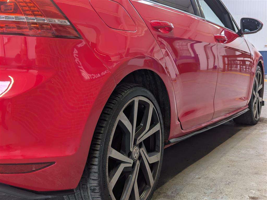 <p>2015 VOLKSWAGEN GOLF MATCH TDI BMT</p>