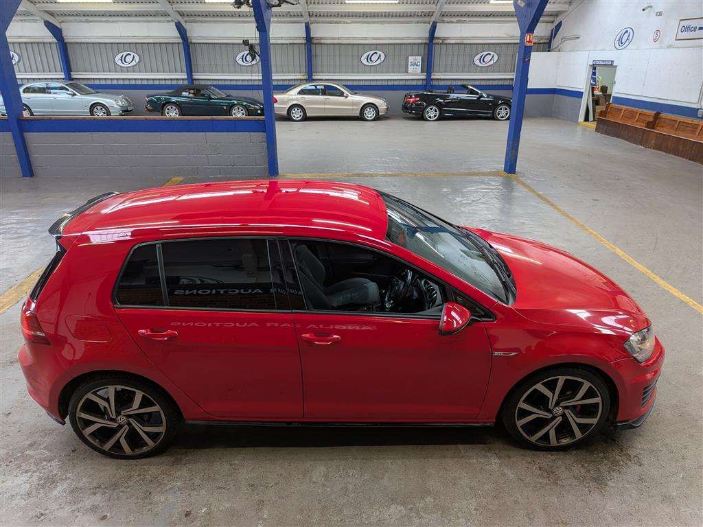 <p>2015 VOLKSWAGEN GOLF MATCH TDI BMT</p>