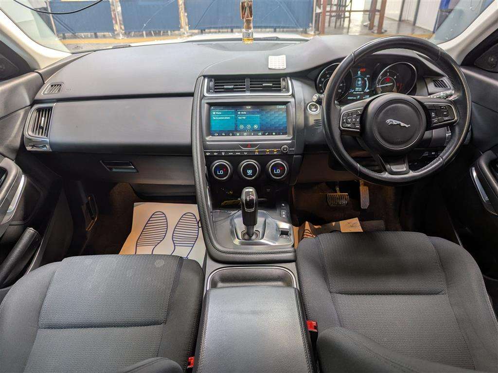 <p>2018 JAGUAR E-PACE D AWD AUTO</p>