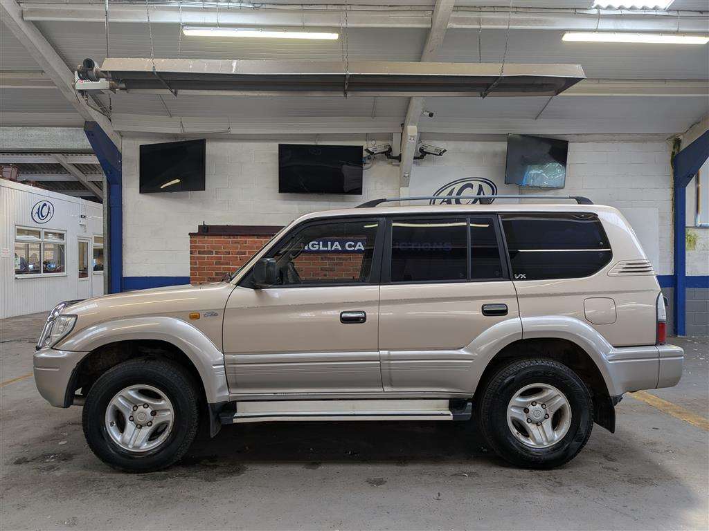 <p>2002 TOYOTA LANDCRUISER COLORADO VX AUTO</p>