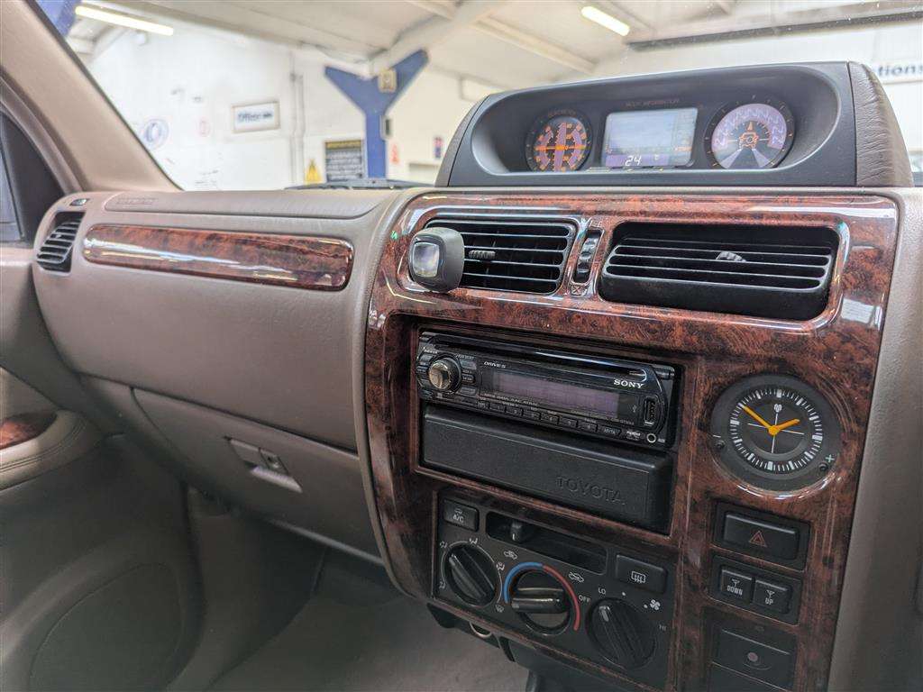 <p>2002 TOYOTA LANDCRUISER COLORADO VX AUTO</p>
