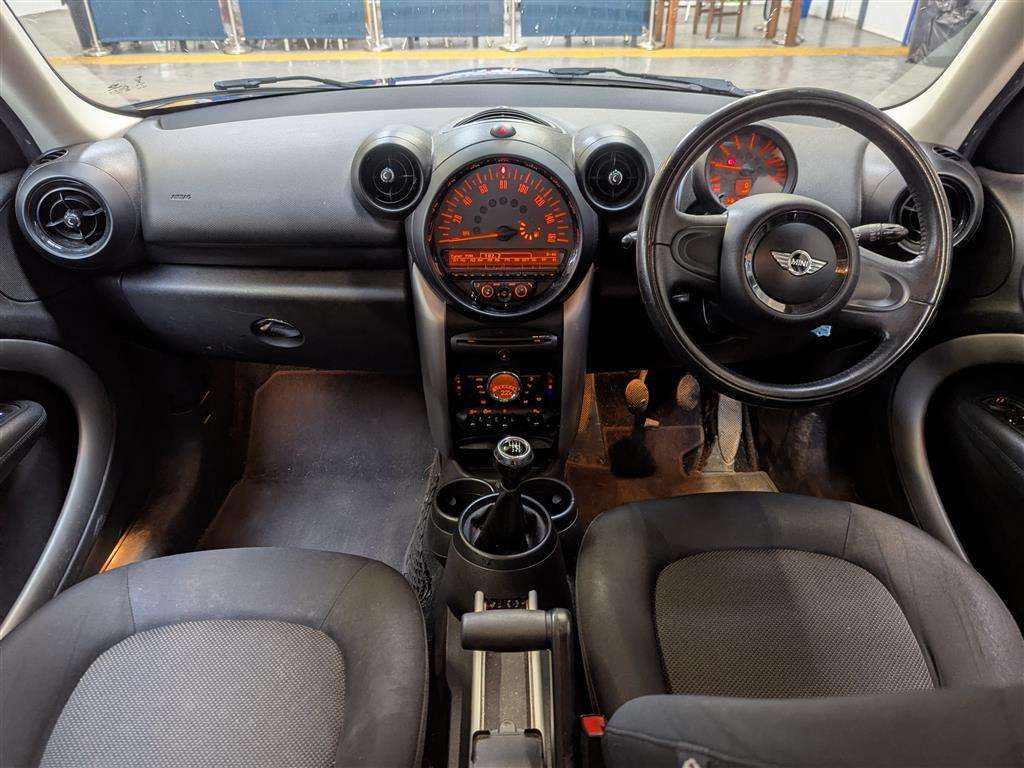 <p>2014 MINI COUNTRYMAN COOPER D</p>