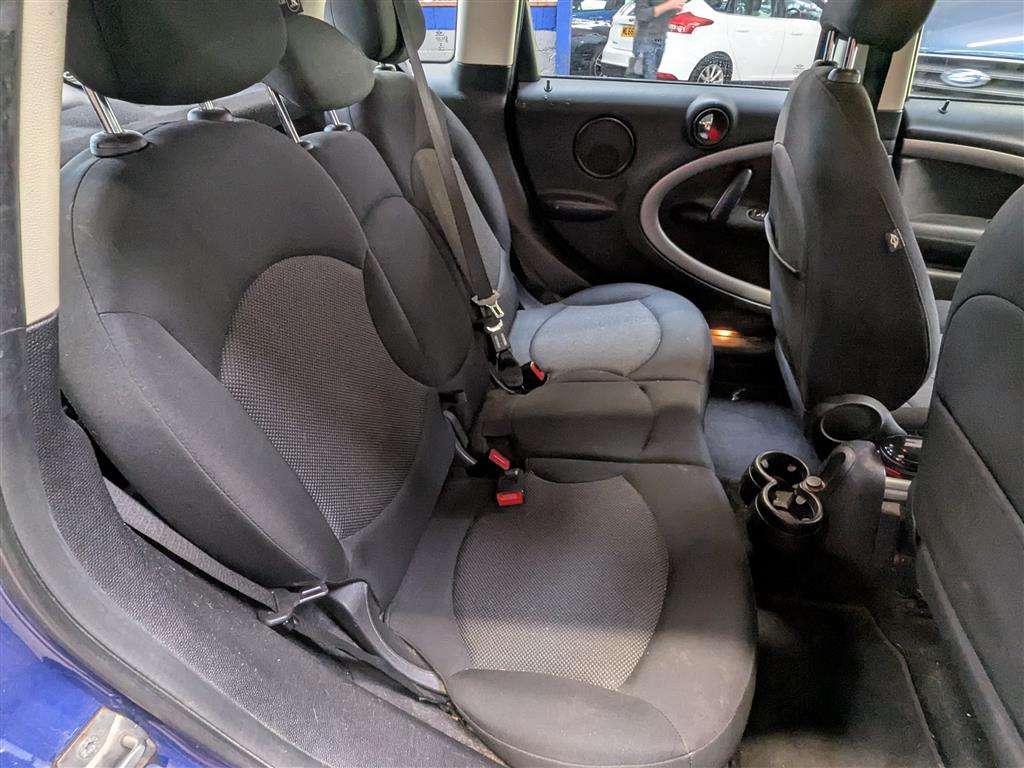 <p>2014 MINI COUNTRYMAN COOPER D</p>