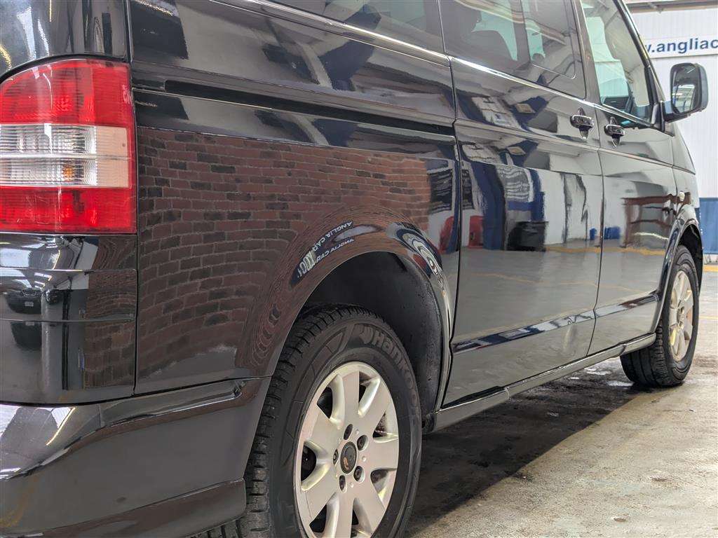 <p>2004 VOLKSWAGEN MULTIVAN Left Hand Drive.</p>