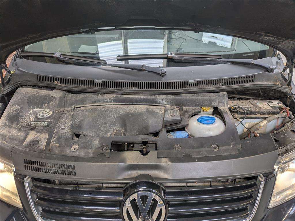 <p>2004 VOLKSWAGEN MULTIVAN Left Hand Drive.</p>
