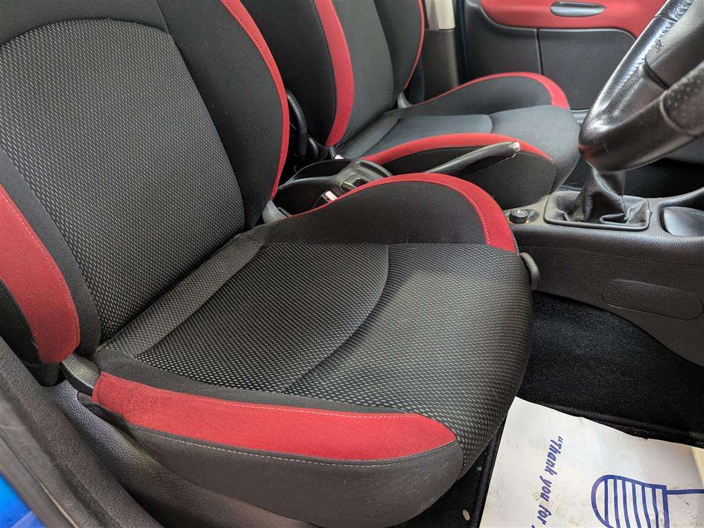 <p>2005 PEUGEOT 206 SPORT</p>