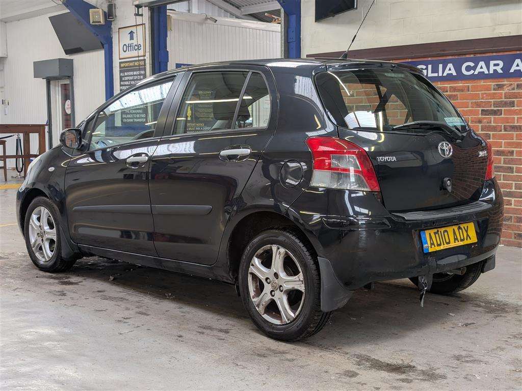 <p>2010 TOYOTA YARIS TR VVT-I</p>