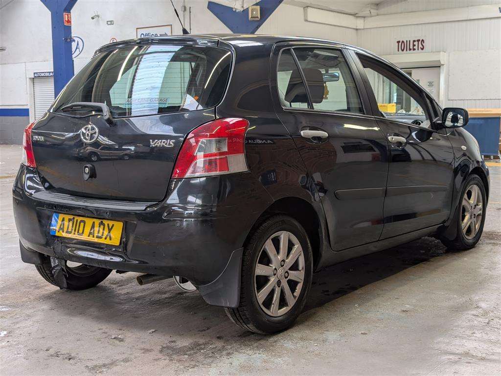 <p>2010 TOYOTA YARIS TR VVT-I</p>