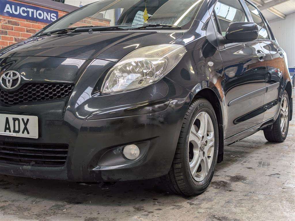 <p>2010 TOYOTA YARIS TR VVT-I</p>
