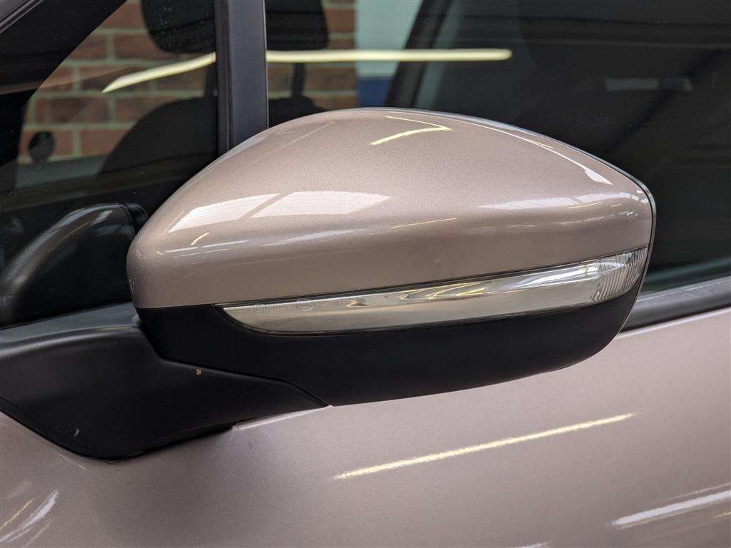 <p>2014 PEUGEOT 208 ACTIVE</p>