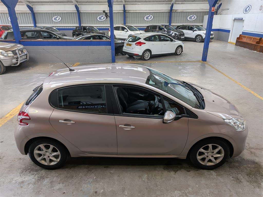 <p>2014 PEUGEOT 208 ACTIVE</p>