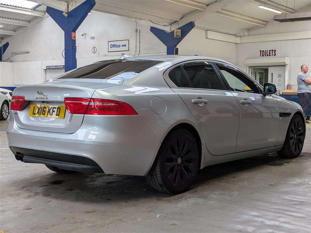 <p>2016 JAGUAR XE PRESTIGE D AUTO</p>