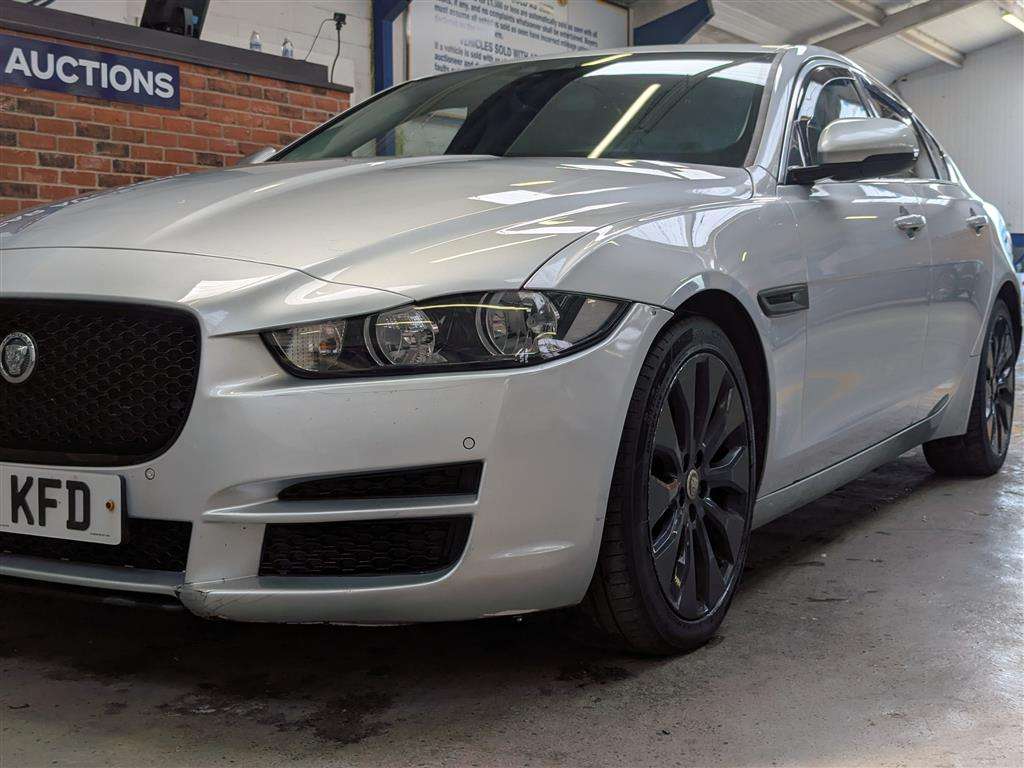 <p>2016 JAGUAR XE PRESTIGE D AUTO</p>