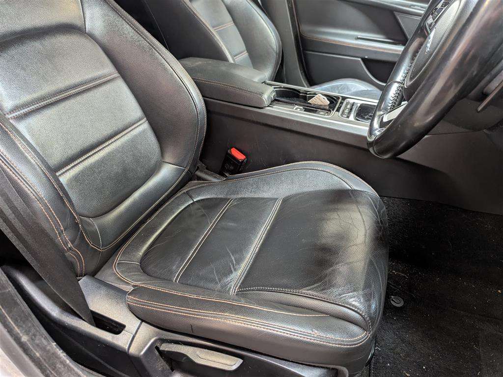 <p>2016 JAGUAR XE PRESTIGE D AUTO</p>