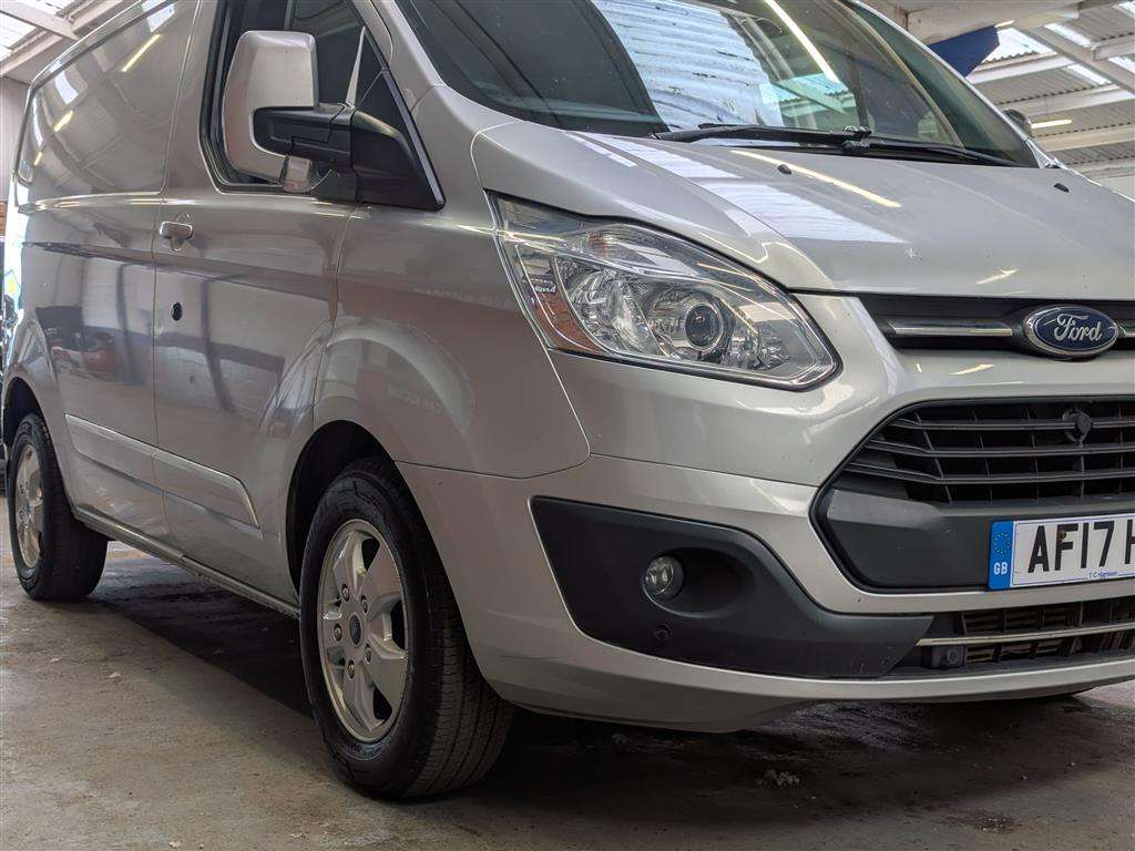 <p>2017 FORD TRANSIT CUSTOM 270 LIMITE</p>
